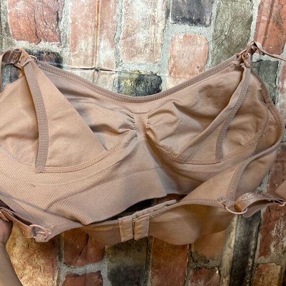 5 for $25🔥Kathy Maternity Nude Nursing Bra Small - Picture 3 of 6